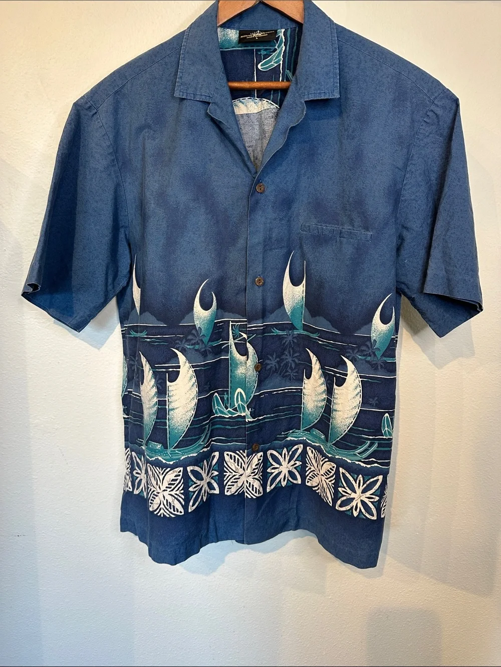 VTG Men's Blue Hawaiian Print Short-Sleeve Shirt